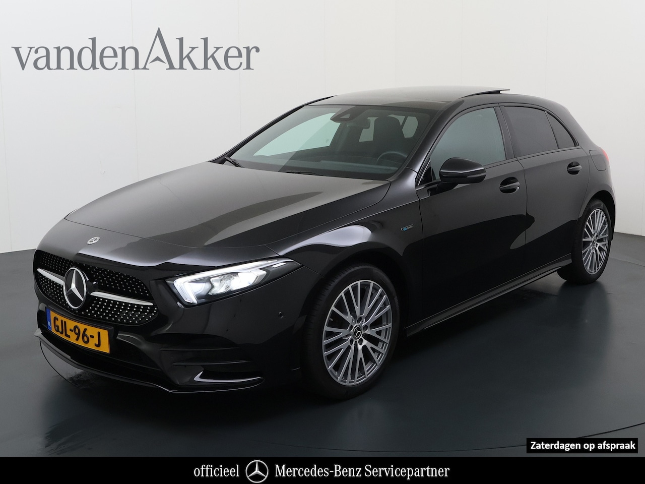 Mercedes-Benz A-klasse - 250e AMG // Panoramadak // Distronic // Carplay // 18" // Nightpakket // All Season Banden - AutoWereld.nl