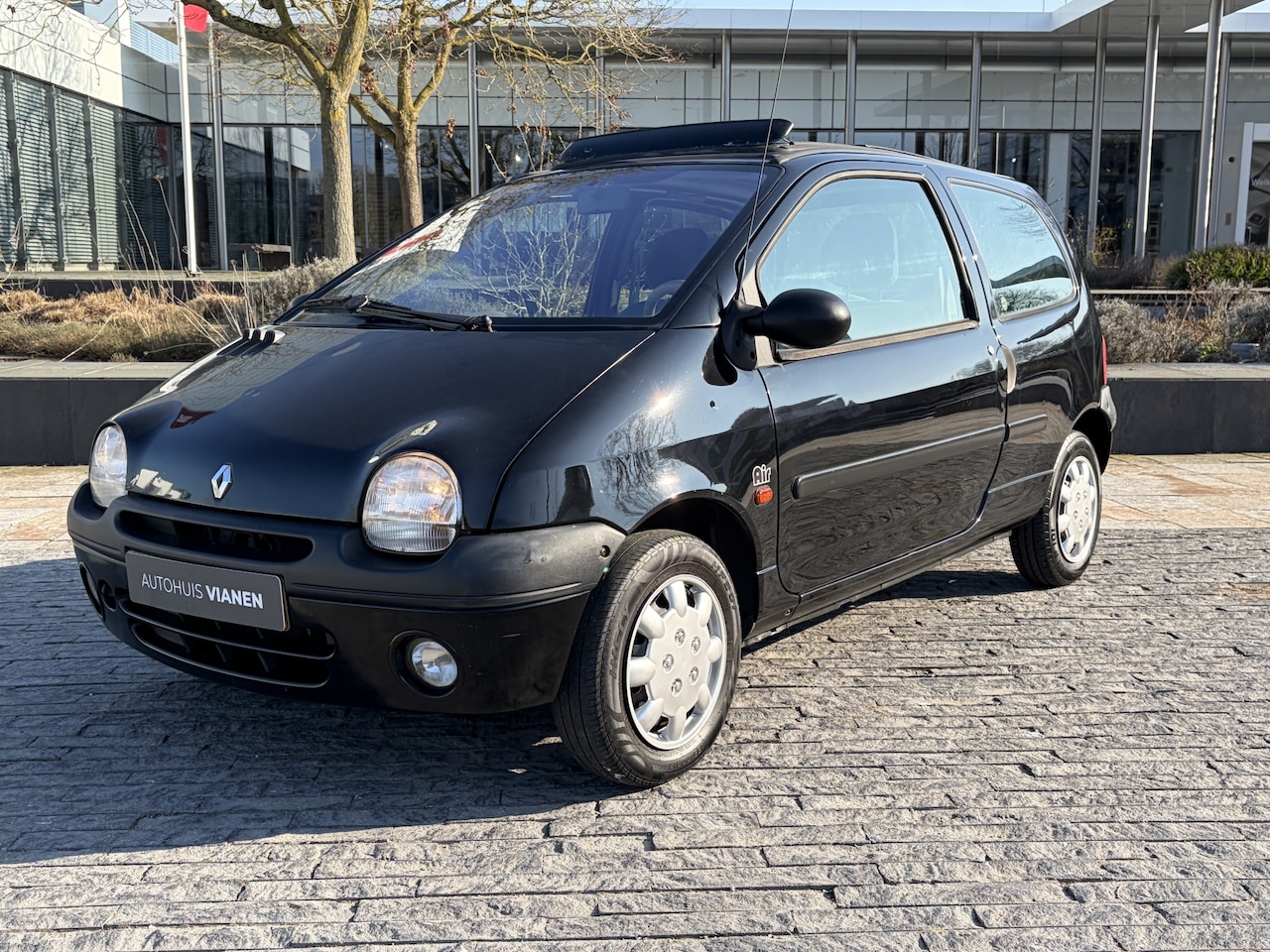 Renault Twingo - 1.2 Air / Panorama dak / - AutoWereld.nl