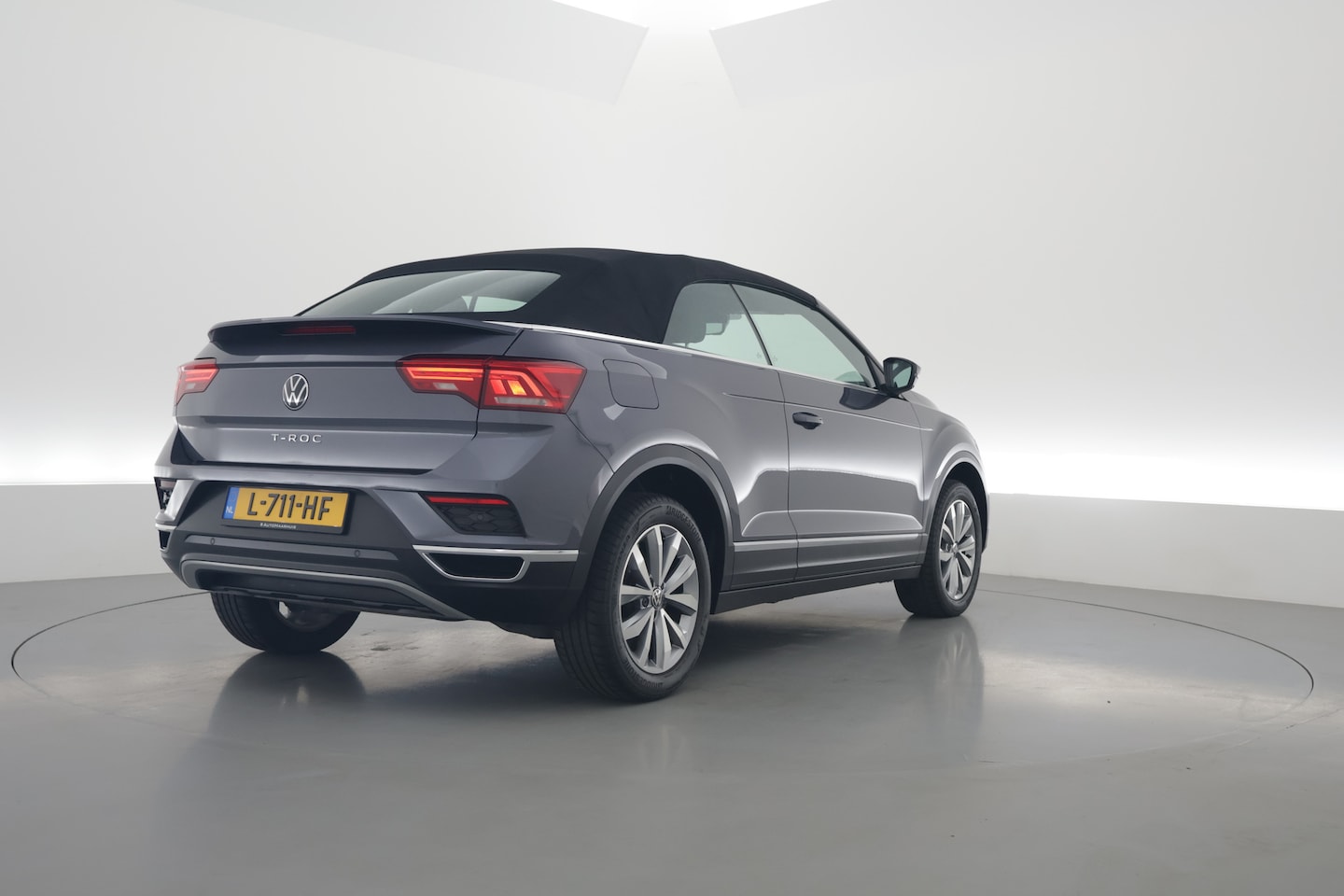 Volkswagen T-Roc Cabrio - 1.5 TSI Style DSG | Apple CarPlay & Android Auto | Stoelverw | Adapt. Cruise | PDC V+A - AutoWereld.nl