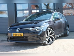 Volkswagen Golf - 1.5 ETSI R-LINE BNS Automaat / Panorama dak / Camera