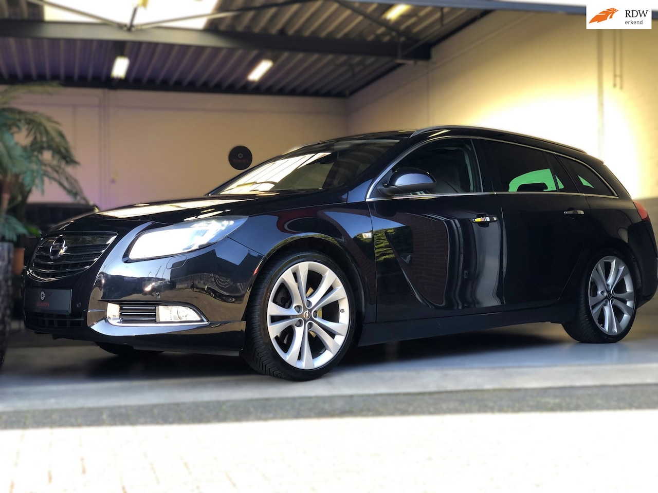Opel Insignia Sports Tourer - 2.8 Turbo Sport 4x4/ VOL OPTIES!!! - AutoWereld.nl