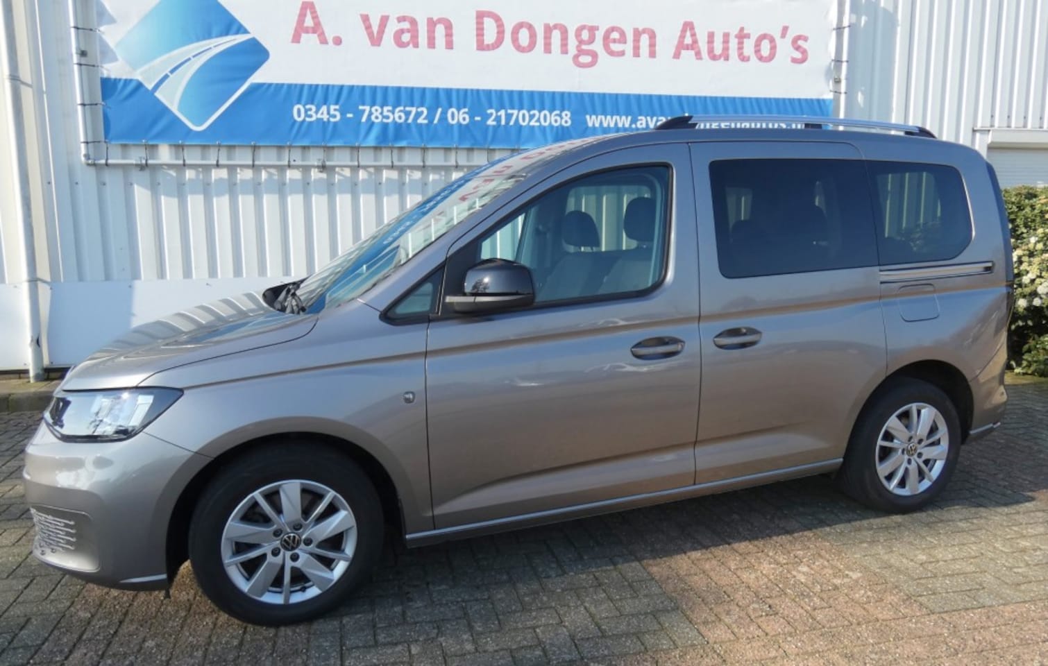 Volkswagen Caddy - 1.5 TSI 5P,Clima,Cruise,Navi,Trhaak,Camera,Stoelverw - AutoWereld.nl
