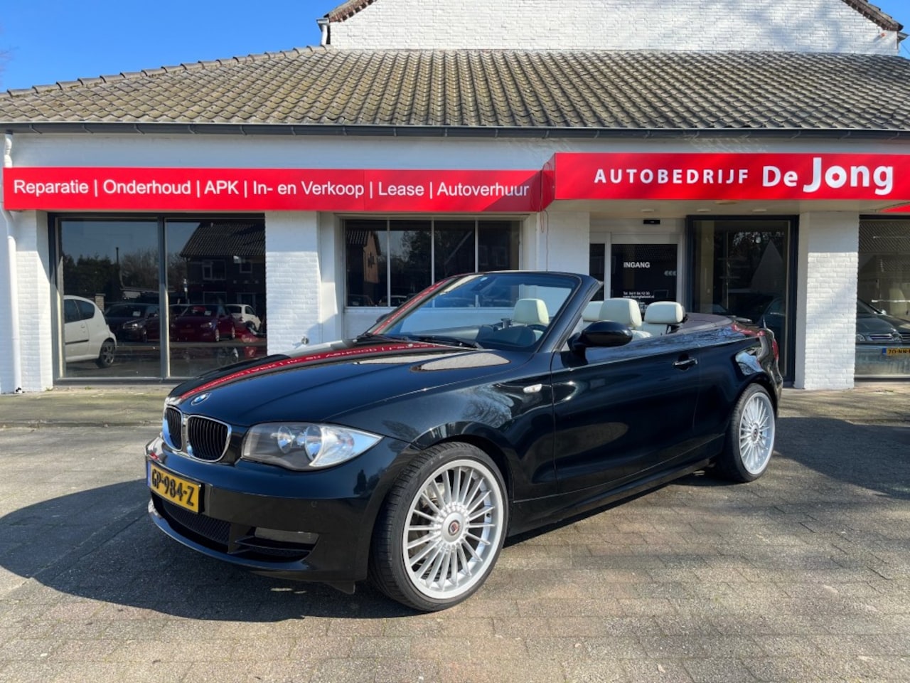 BMW 1-serie Cabrio - CABRIO 120D / LEDER / CRUISE CTR. / AIRCO-ECC / 19'' LM-VELGEN / ELEK. DAK / PDC - AutoWereld.nl