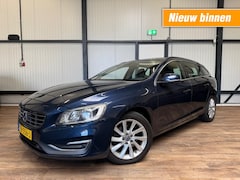 Volvo V60 - D3 Summum / AUTOMAAT /NAVI / CAMERA / LEDER / NIEUWSTAAT