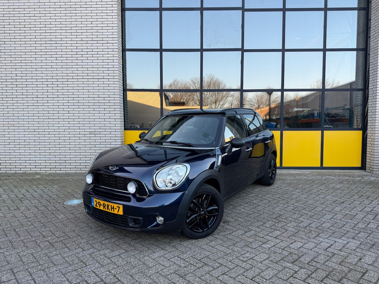 MINI Countryman - 1.6 Cooper S Mini 1.6 Cooper S, Leer, stoelverwarming, harman karton & airco - AutoWereld.nl