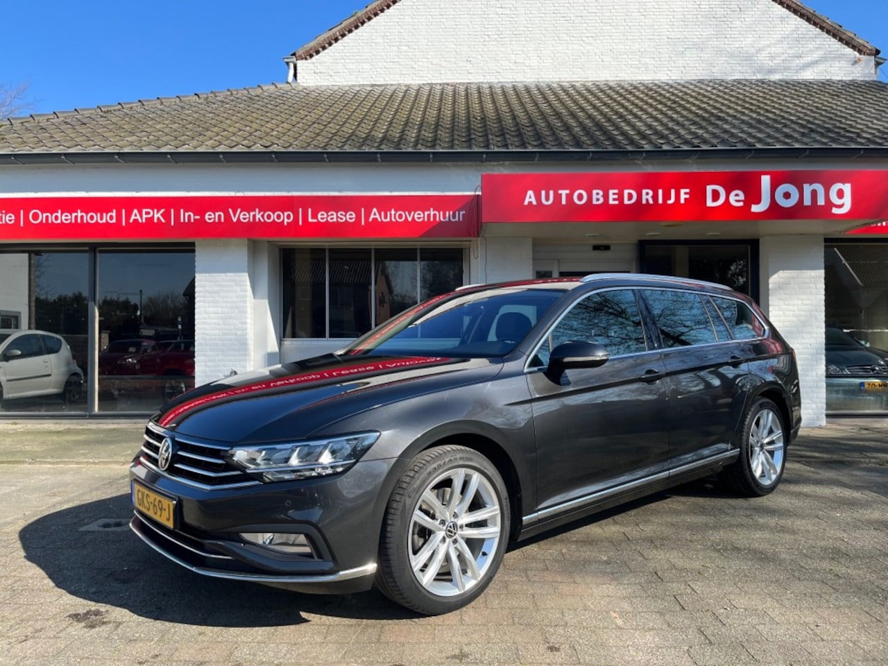 Volkswagen Passat Variant - VARIANT 1.5 TSI BUSINESS 150PK AUTOMAAT / NAVI / CAMERA / STOELVERW. / ELEK. KLEP - AutoWereld.nl
