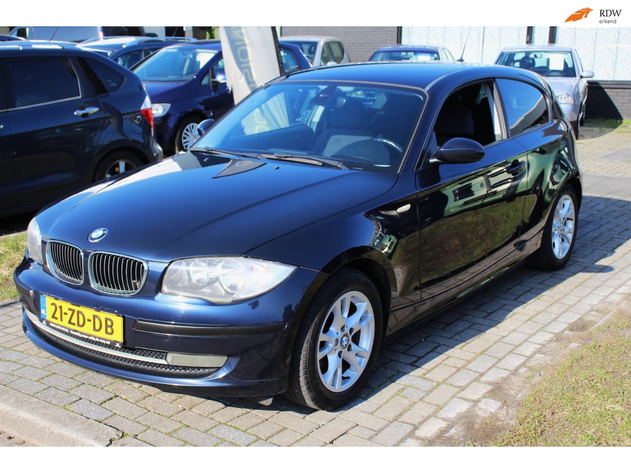 BMW 1-serie - 116i Business Line 6-Bak Climate Cruise NAV LM-Velgen Elec pakker NAP APK - AutoWereld.nl
