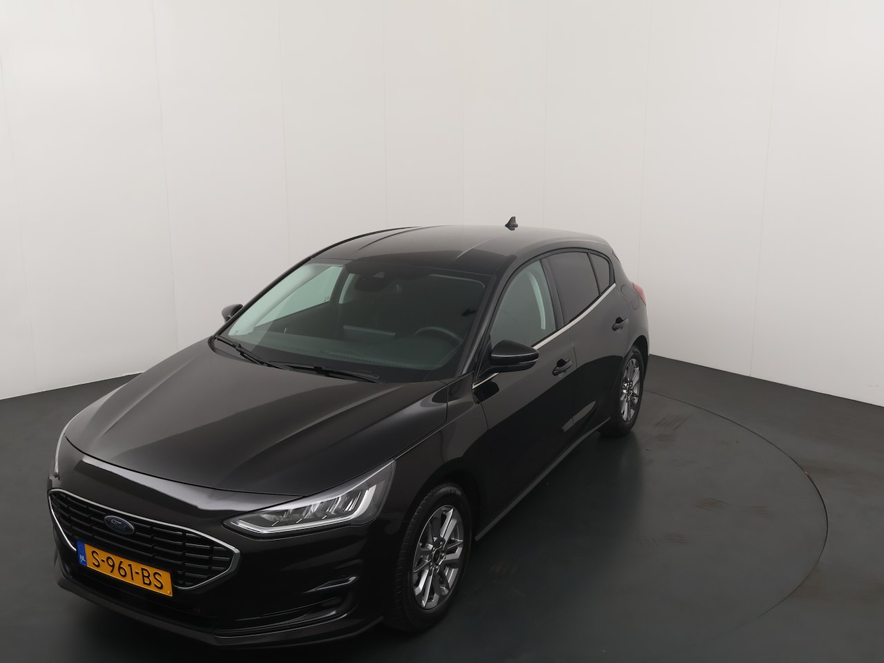 Ford Focus - EcoBoost Hybrid 125 pk Titanium | Groot scherm I Sync 4 I Climate I Navi I Cruise | Apple - AutoWereld.nl
