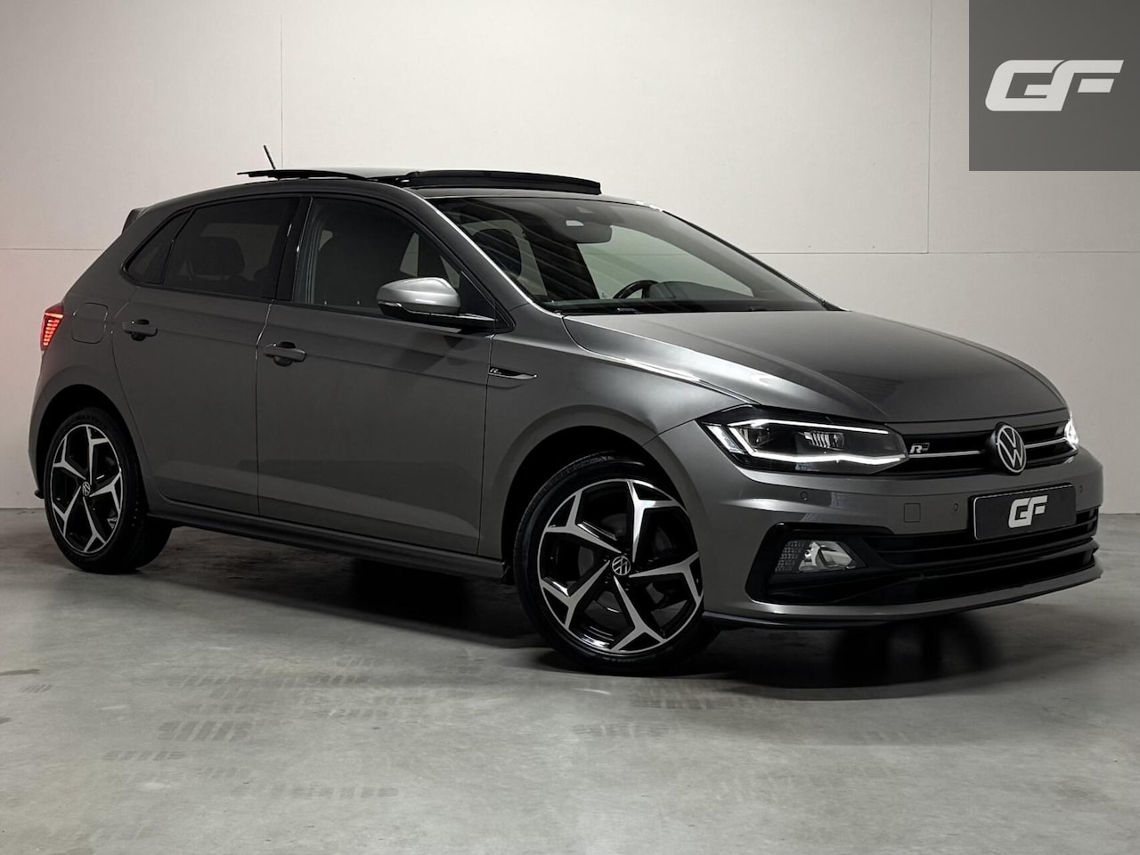Volkswagen Polo - 1.0 TSI 2x R-Line Pano Virtual DSG Carplay Camera NAP - AutoWereld.nl