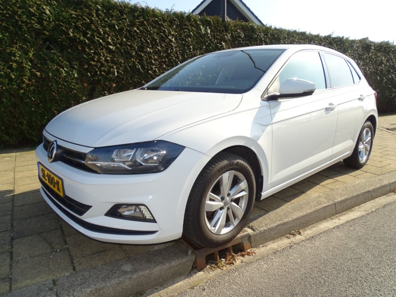 Volkswagen Polo - 1.0 TSI COMFL-Carplay-Cruise-Media-Blth-Airco-Lmv - AutoWereld.nl