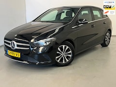 Mercedes-Benz B-klasse - 180d / NL-auto / Widescreen / CarPlay / Stoelverwarming