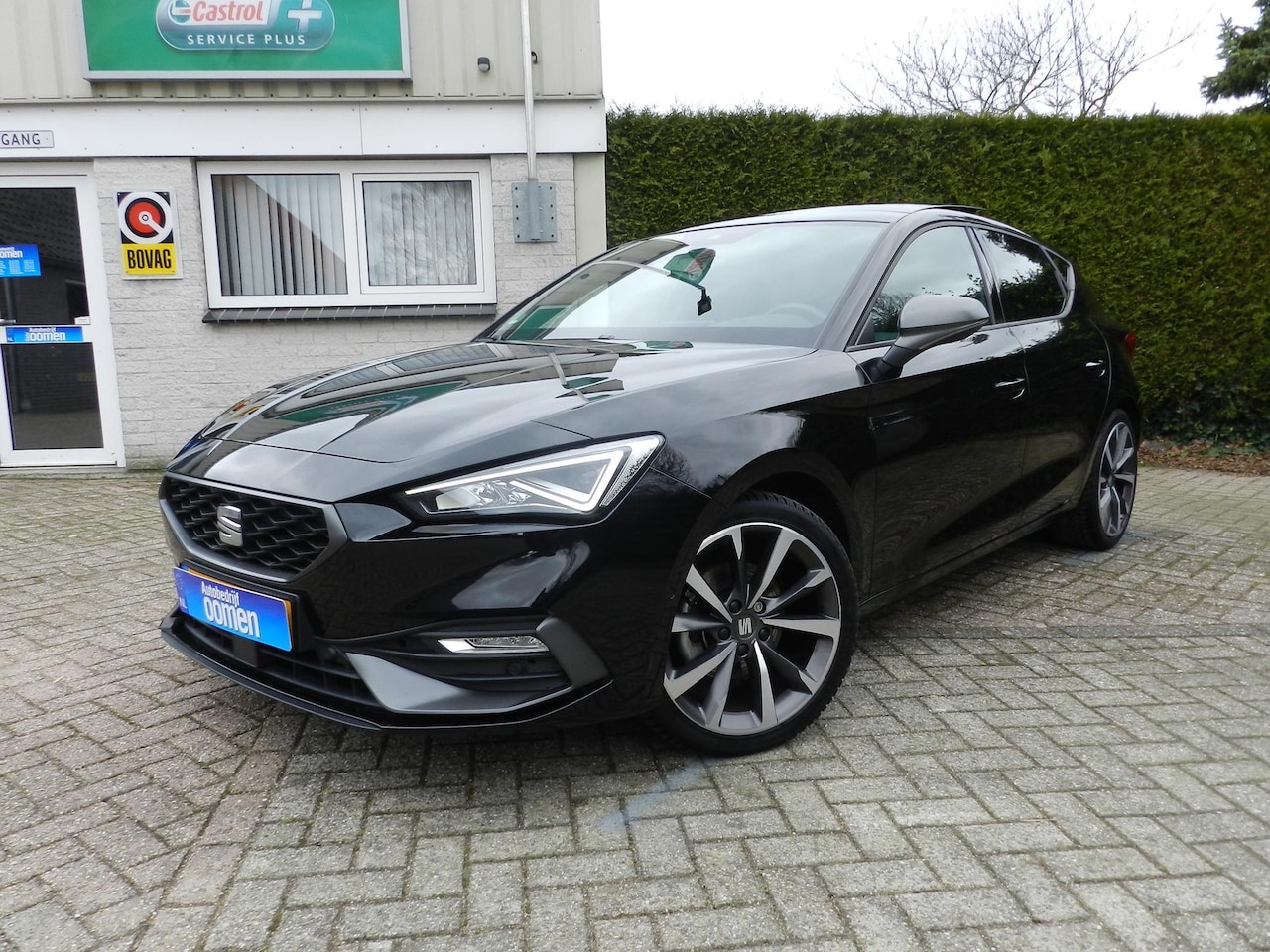 SEAT Leon - 1.5 eTSI FR Business Intense Beats Audio System - Panorama dak - Apple CarPlay - Android A - AutoWereld.nl