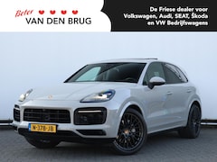 Porsche Cayenne - 3.0 E-Hybrid 462pk | Sportchrono | Pano | Krijtgrijs | Trekhaak | Lucht | 21" Velgen | Ada