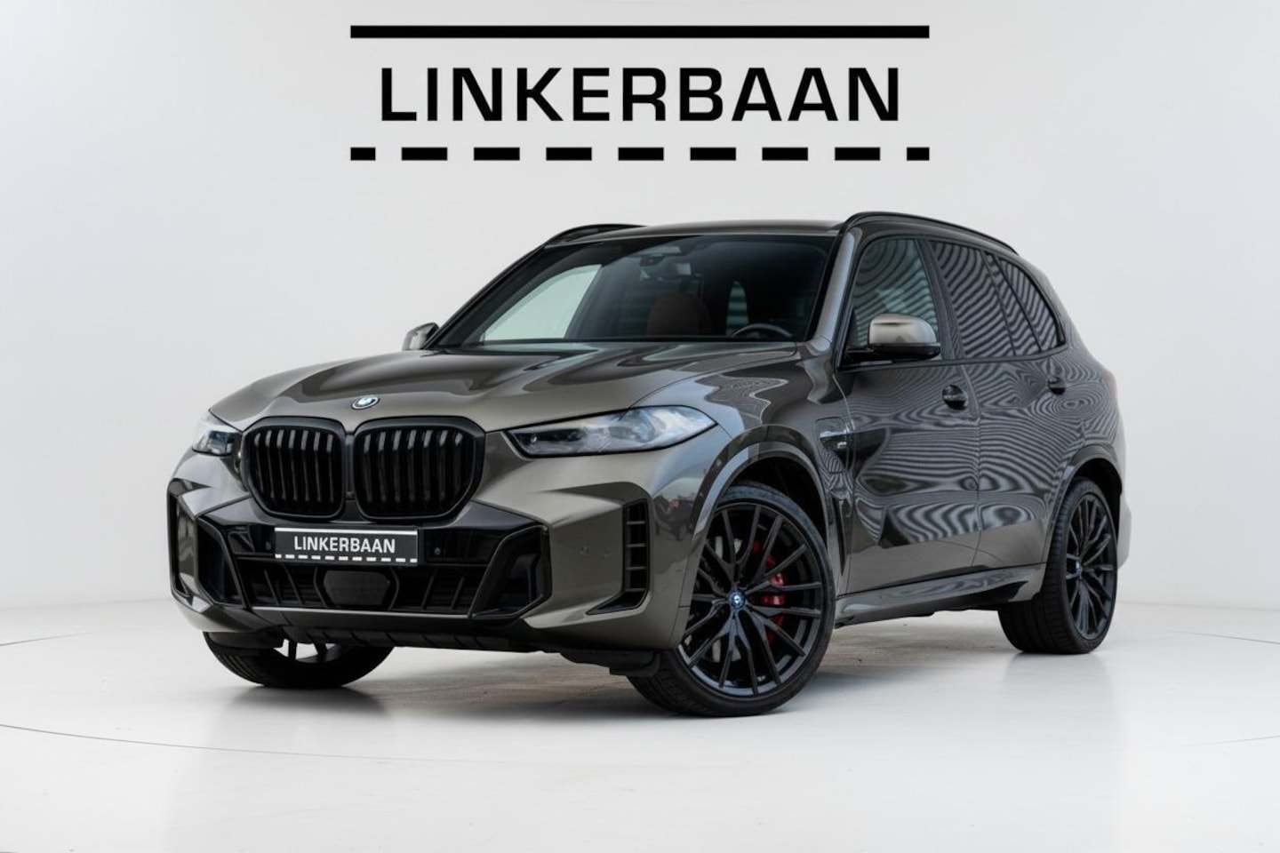 BMW X5 - xDrive50e Hybride | Uniek | M Sport | Pano | H&K | Massage | Trekhaak | 22 inch | NL auto - AutoWereld.nl