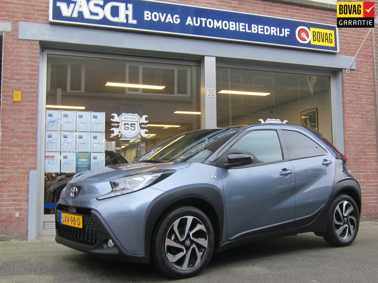 Toyota Aygo X - 1.0 VVT-i MT Pulse Bi-Tone All-in Prijs Stoelverwarming - AutoWereld.nl