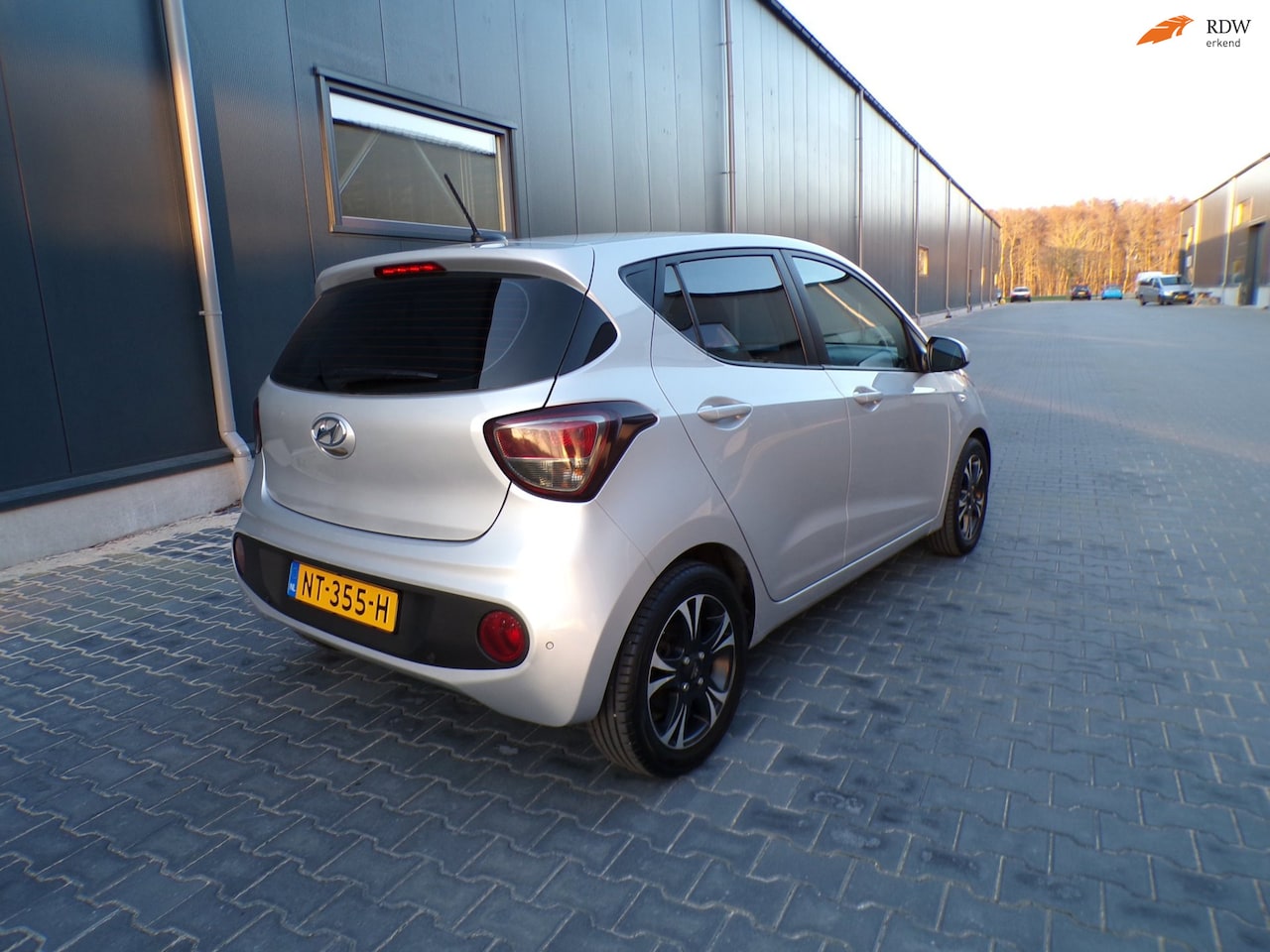 Hyundai i10 - 1.0i Go! 2017 1.0i Go! 2017 - AutoWereld.nl