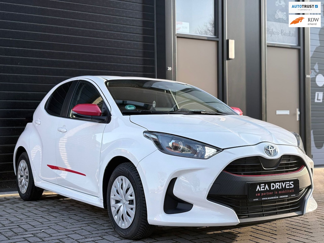 Toyota Yaris - 1.5 VVT-i Dynamic | Slechts 9.050 km | Bouwjaar 2021 | Cruise control | Navigatie | Camera - AutoWereld.nl