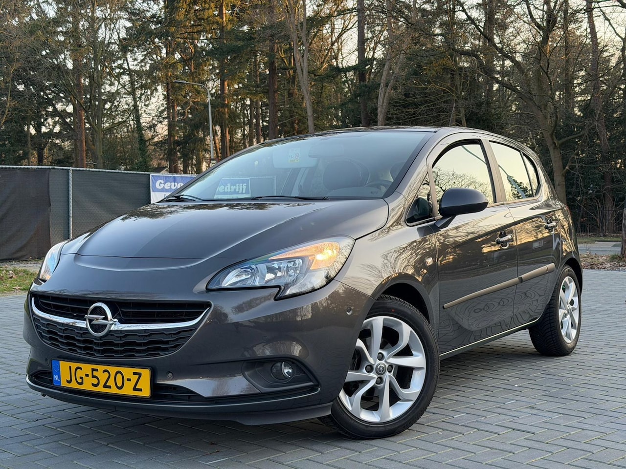 Opel Corsa - 1.4 Edition/Automaat/Cruise/Navi/Camera/LMV/NAP - AutoWereld.nl