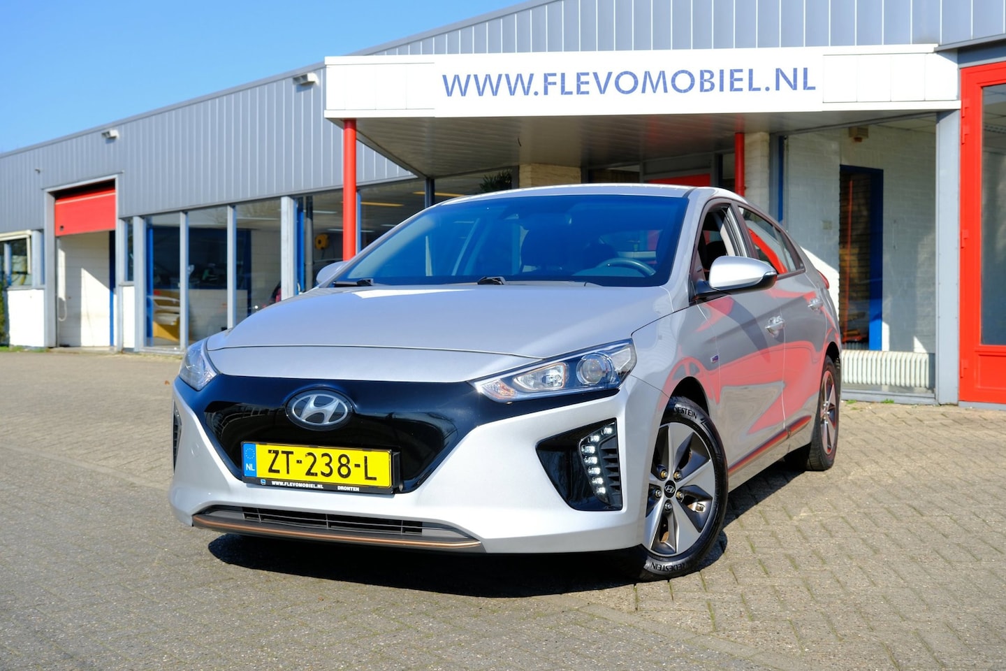 Hyundai IONIQ - Comfort EV Aut. Navi|Clima|Cam|LMV|Apple CarPlay - AutoWereld.nl