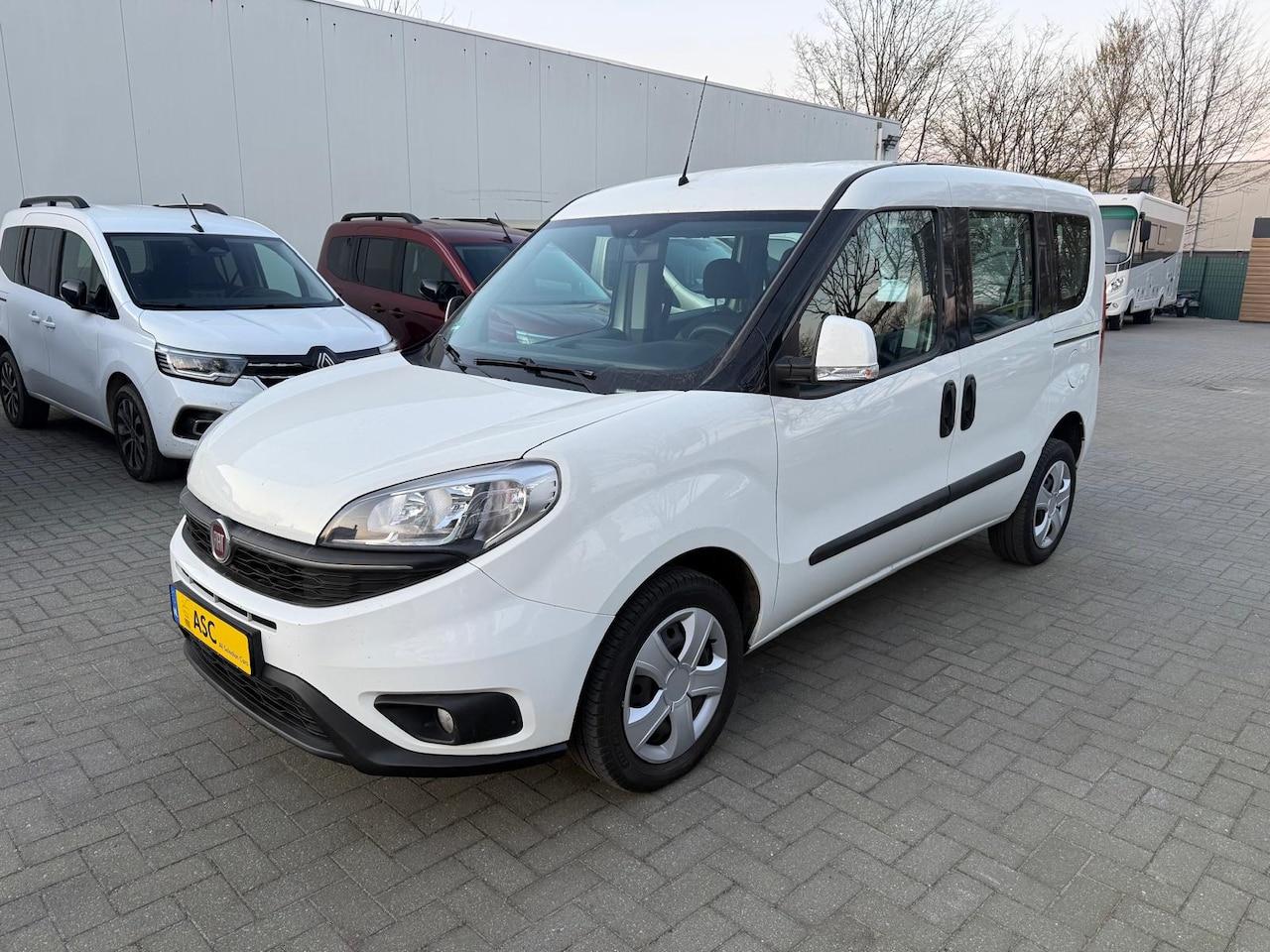Fiat Doblò - Rolstoelauto 3+1 - XL Bodemverlaging + Lier - 1e Eigenaar - Rolstoelvervoer - AutoWereld.nl