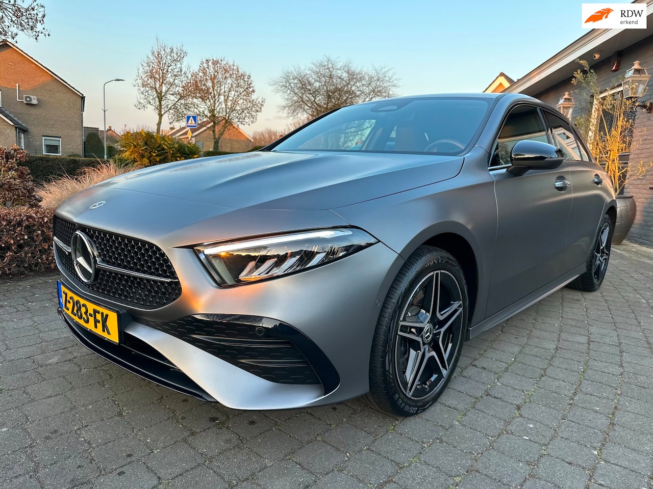 Mercedes-Benz A-klasse - 250 e AMG Line 250 e AMG Line, Magno Grau, BTW! - AutoWereld.nl