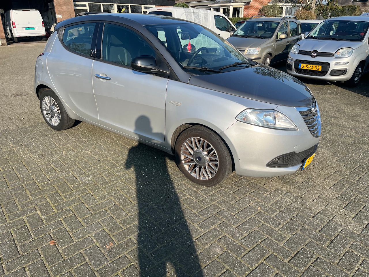 Lancia Y(psilon) - 0.9 TwinAir Silver Plus - AutoWereld.nl