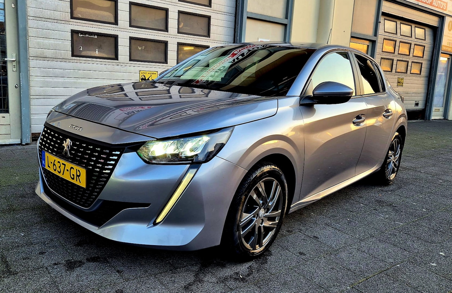 Peugeot 208 - 1.2 PureTech Blue Lease Active 1.2 PureTech Blue Lease Active - AutoWereld.nl