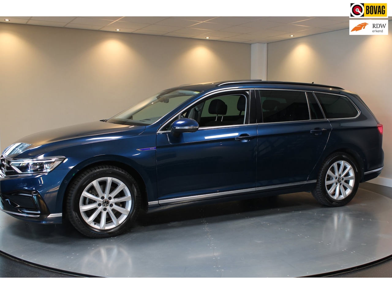 Volkswagen Passat Variant - 1.4 TSI PHEV GTE Business *Massage* Pano|Leer|Carplay|Trekhaak|360 Camera - AutoWereld.nl