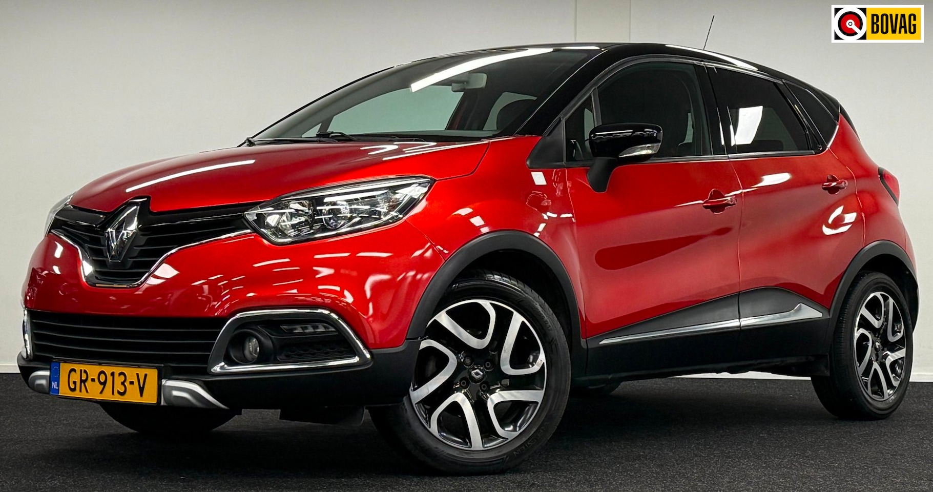 Renault Captur - 1.2 TCe Helly Hansen*NAP*Automaat*Stoelverw*Navi*ClimaEcc*CruiseContr - AutoWereld.nl