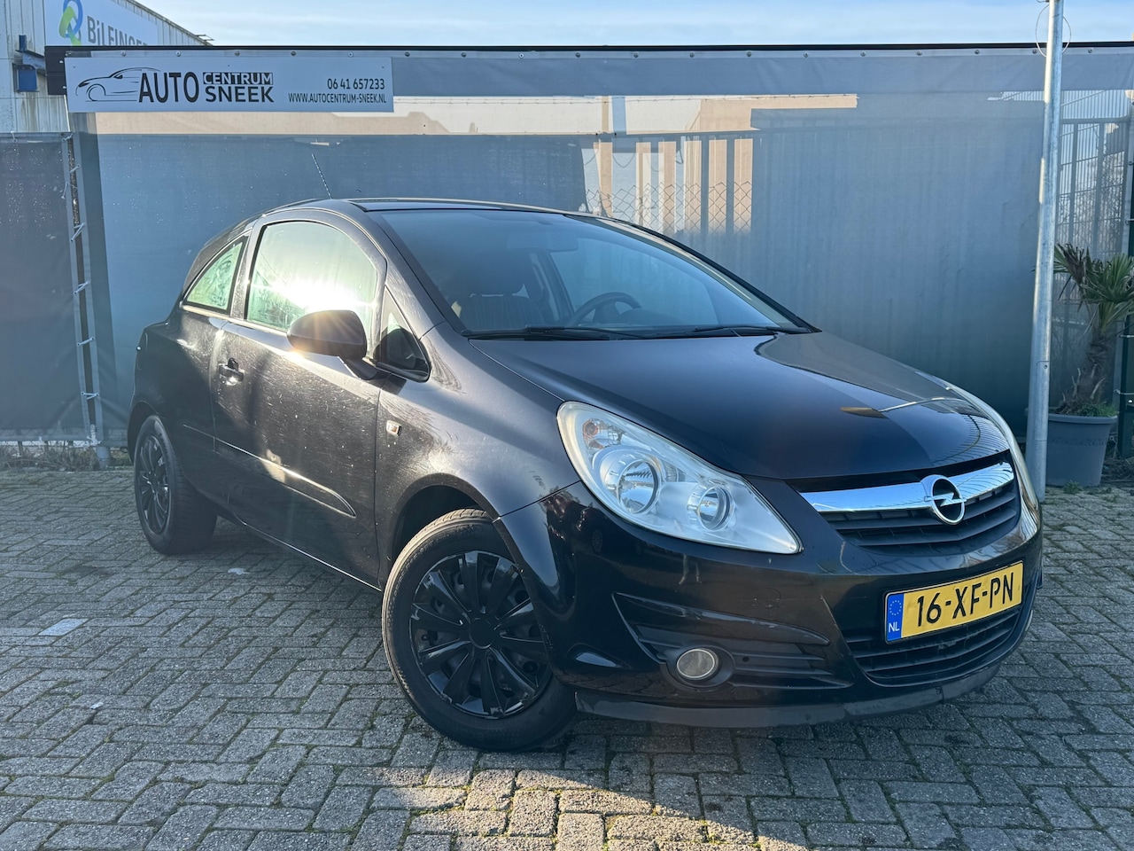 Opel Corsa - 1.2-16V Enjoy AUT - Airco - Cruise - APK 07-26 - AutoWereld.nl