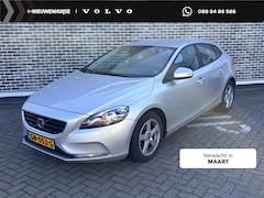 Volvo V40 - 1.6 T3 Kinetic | Navigatie | High Performance Audio | Achteruitrijcamera | Parkeersensoren