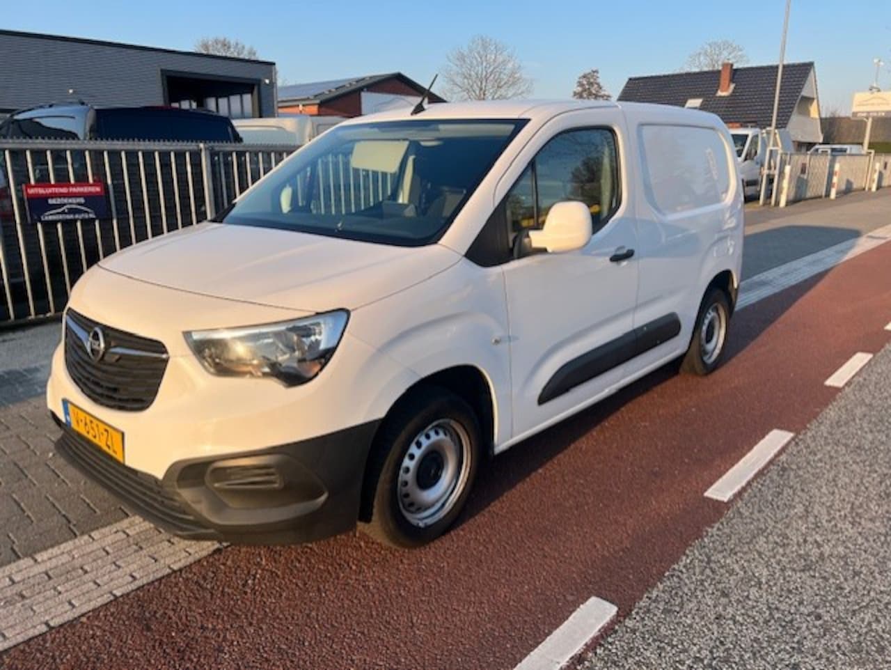 Opel Combo - 1.6D 73KW Edition AIRCO KLIMA NAVI SCHUIFDEUR EURO6 - AutoWereld.nl