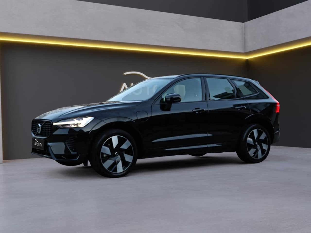 Volvo XC60 - 2.0 T6 AWD Ultra Dark Long Range l Pano l HUD l H&K l VOL OPTIES - AutoWereld.nl