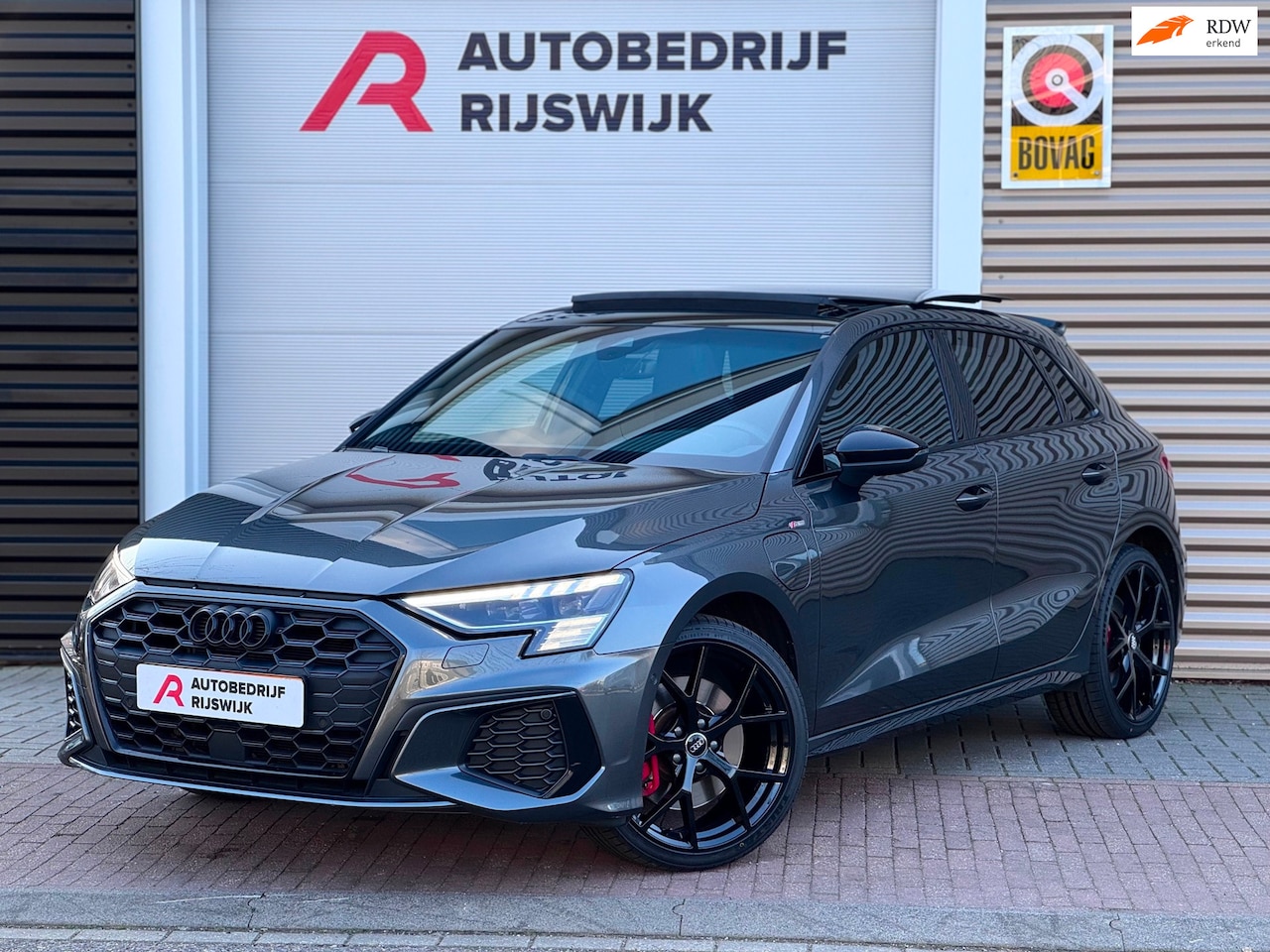 Audi A3 Sportback - 45 TFSI e S edition Competition S3 Pano/Sfeer/Matrix - AutoWereld.nl