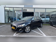 Hyundai i30 - 1.4 T-GDI Comfort AUTOMAAT | NAVI | CLIMA | CRUISE | STOEL/STUUR VERWARM. | CAMERA | PDC |