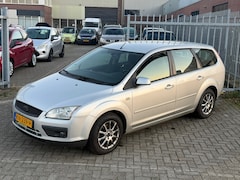 Ford Focus Wagon - 1.6-16V Trend NIEUWE APK l AIRCO ECC l MTF-STUUR l ELEK PAKKET l LMV LEUKE FRISSE AUTO
