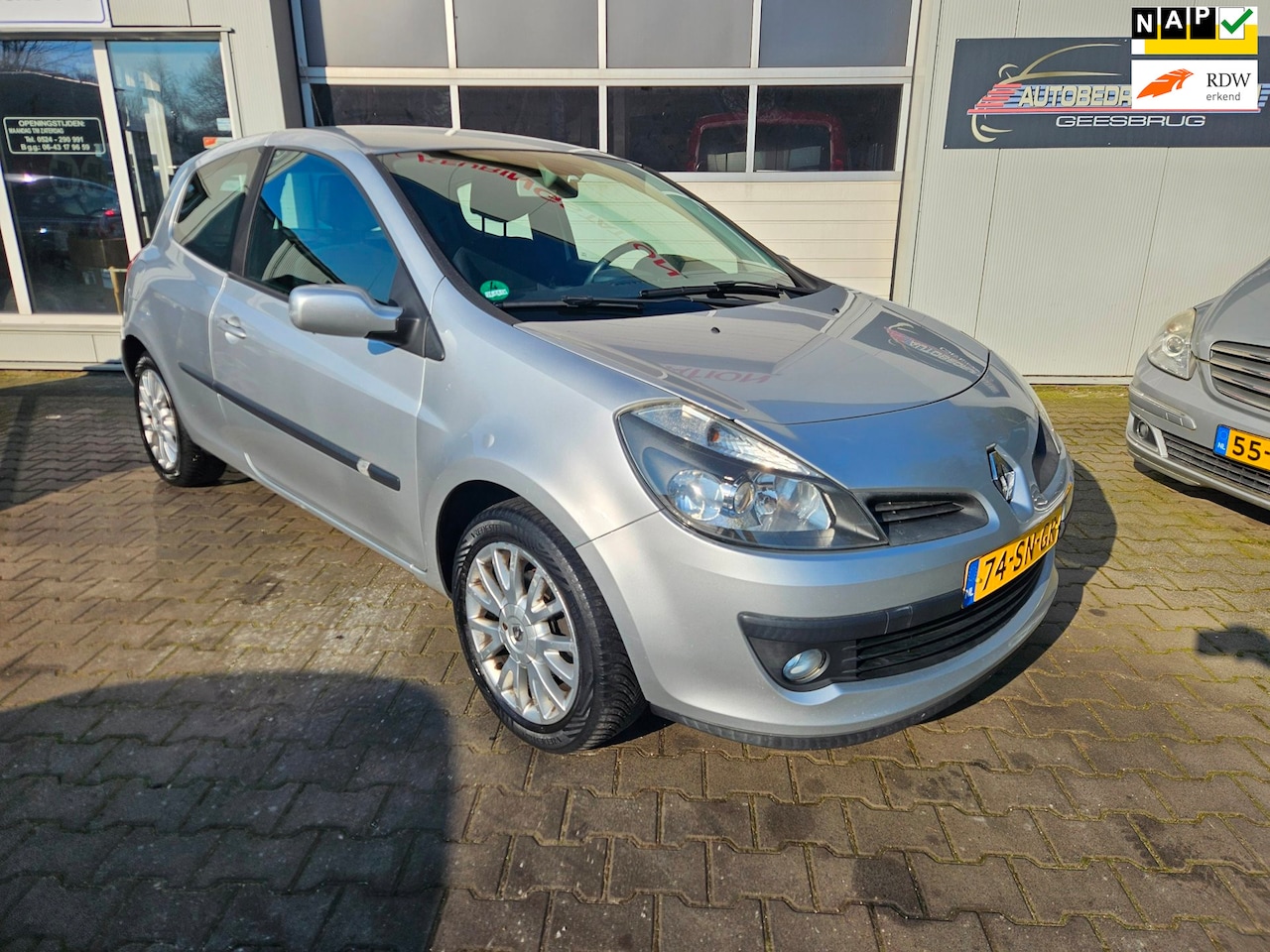 Renault Clio - 1.4-16V Dynamique Luxe 1.4-16V Dynamique Luxe - AutoWereld.nl