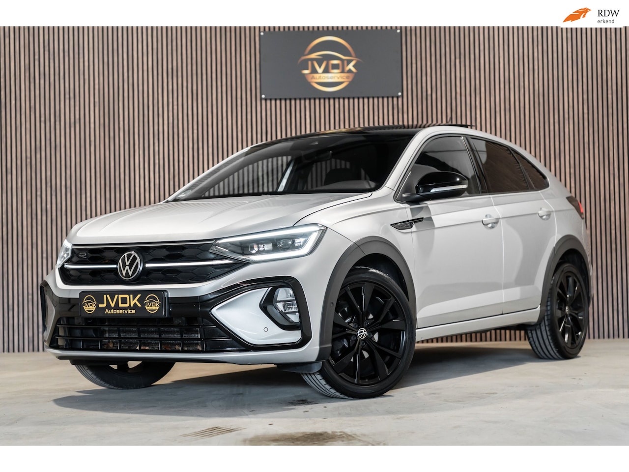 Volkswagen Taigo - 1.5 TSI R-Line IQ DSG PANO - AutoWereld.nl