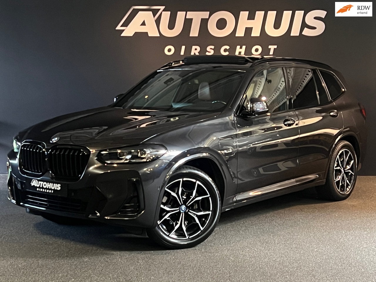 BMW X3 - XDrive30e High Executive Edition M Memory stoelen/ 360Camera/ Headup/ Leder/ Stuurverwarmi - AutoWereld.nl