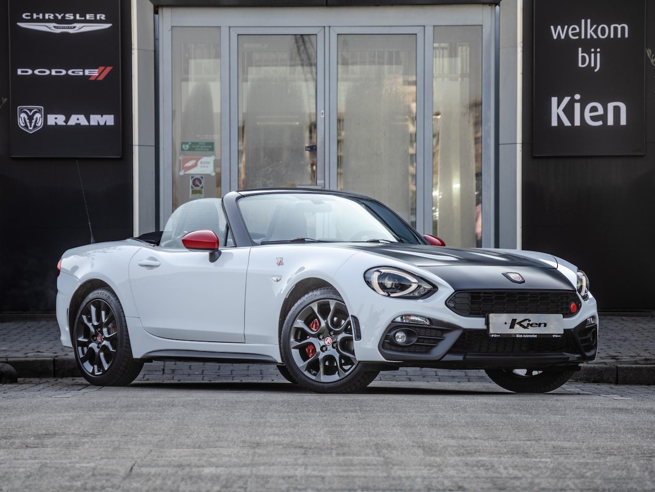 Abarth 124 spider - 1.4 MultiAir Turbo Abarth | Brembo | Stoel verwarming | Navigatie | Keyless entry | Winter - AutoWereld.nl