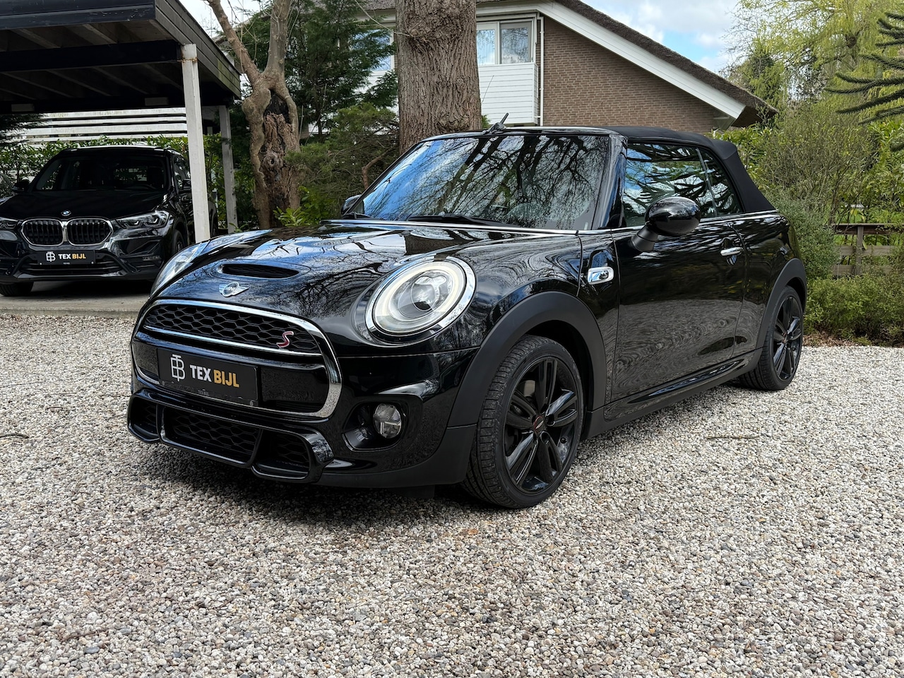 MINI Cabrio - 2.0 Cooper S Chili Serious Business John Cooper Works - AutoWereld.nl