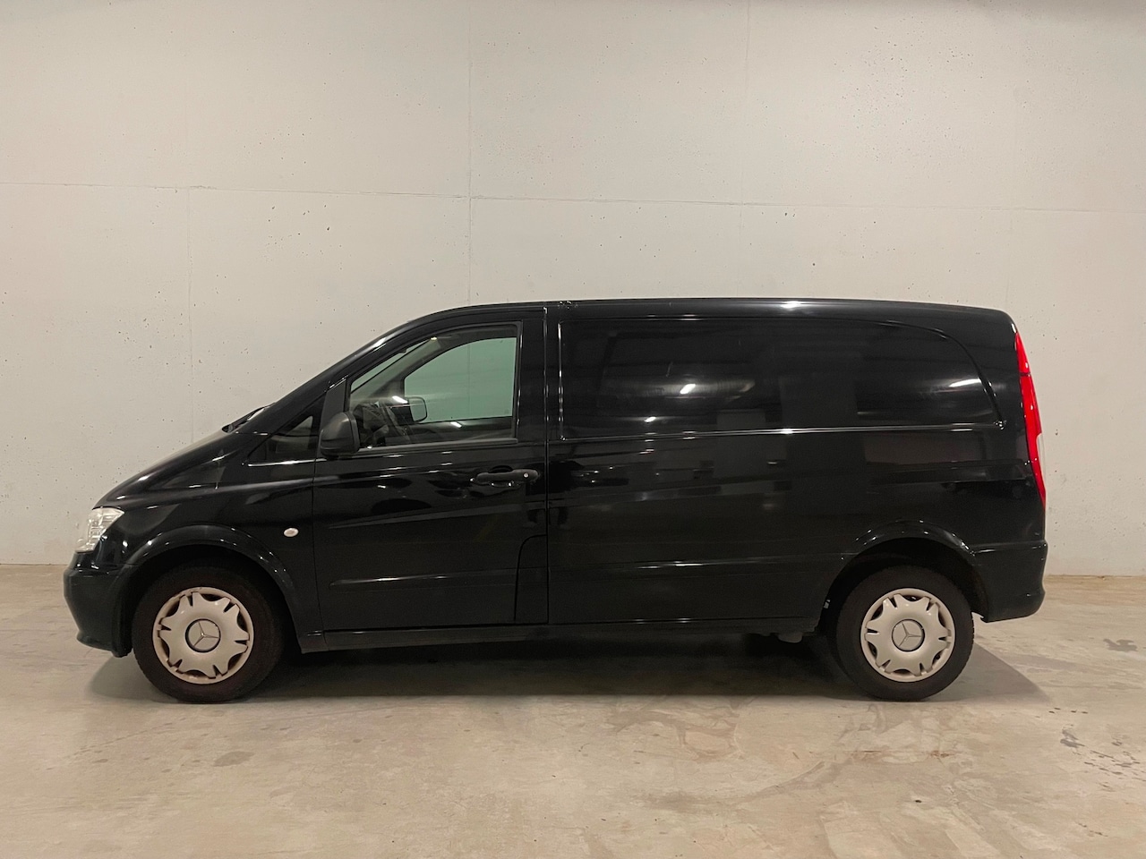 Mercedes-Benz Vito - 113 CDI 320 Functional Lang DC Standaard BTW 2% Airco - AutoWereld.nl