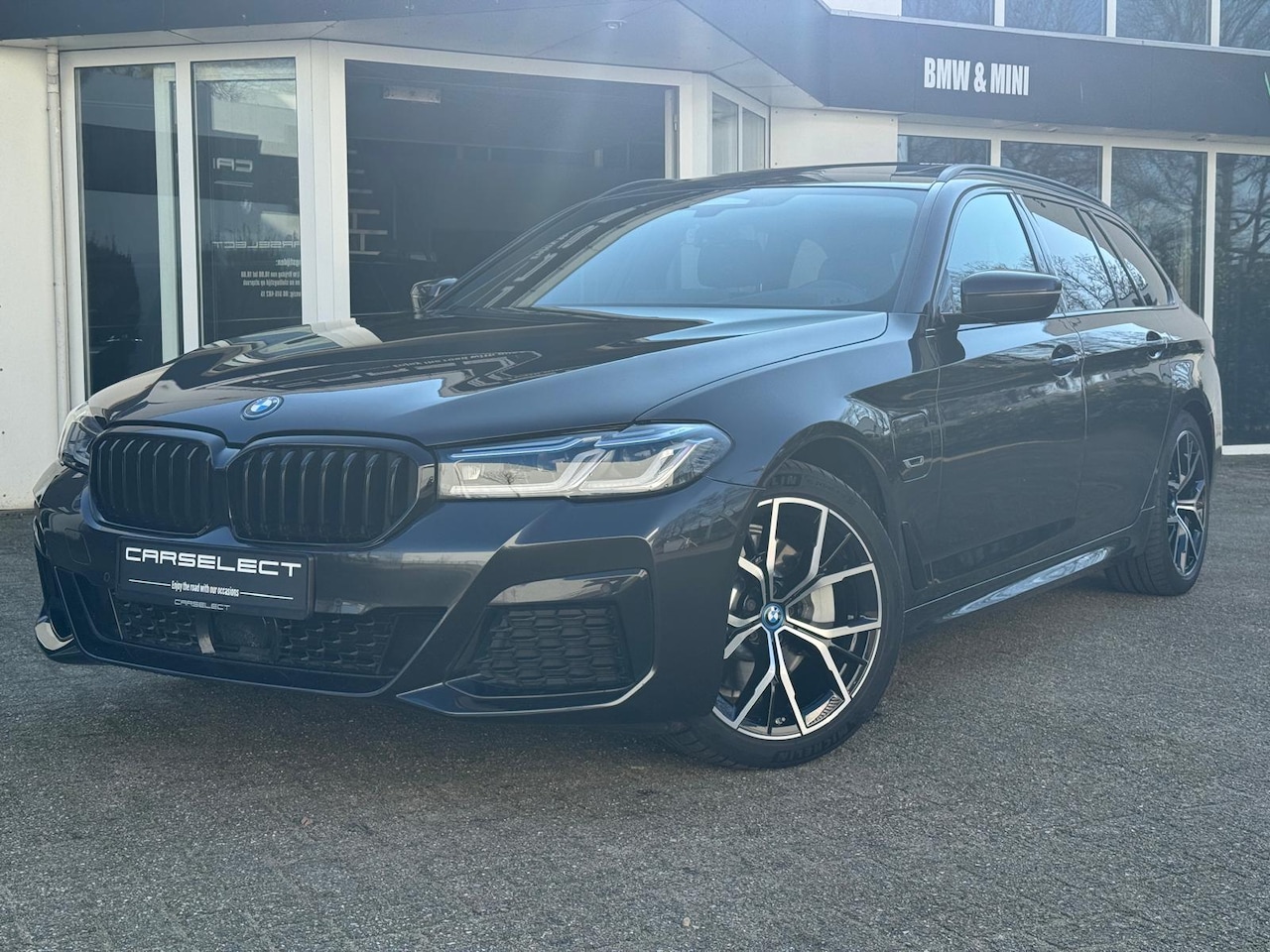 BMW 5-serie Touring - 530e xDrive High Executive – M Sport – Full Options – Harman/Kardon Head-up . Neem contact - AutoWereld.nl