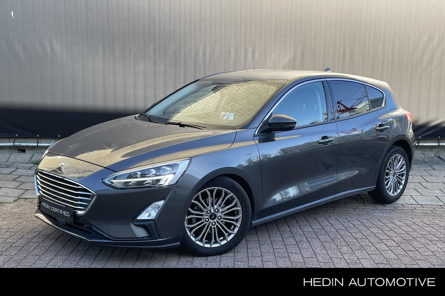 Ford Focus - 1.0 EcoBoost Vignale | Head-Up Display | Winterpakket | Cruise Control Adaptief | B&O Audi - AutoWereld.nl