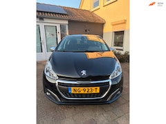 Peugeot 208 - 1.2 PureTech Pano, nieuwe distributieriem, voor en achter sensoren, nieuwe apk, nieuwe ban