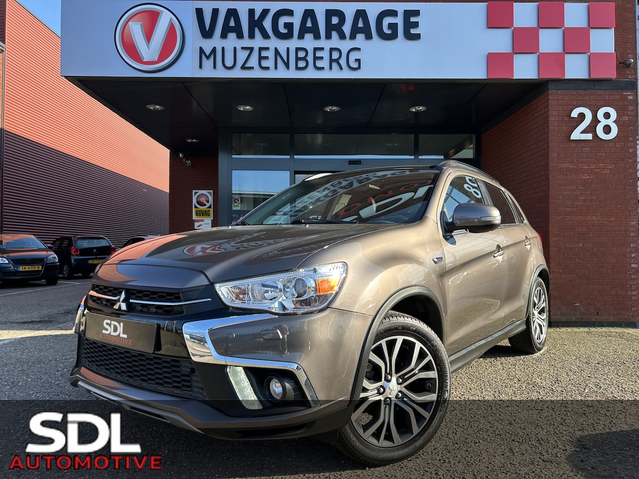 Mitsubishi ASX - 1.6 Cleartec Intense+ // PANODAK // KEYLESS // CAMERA // NAVI + CARPLAY // LEDER/ALCANTARA - AutoWereld.nl