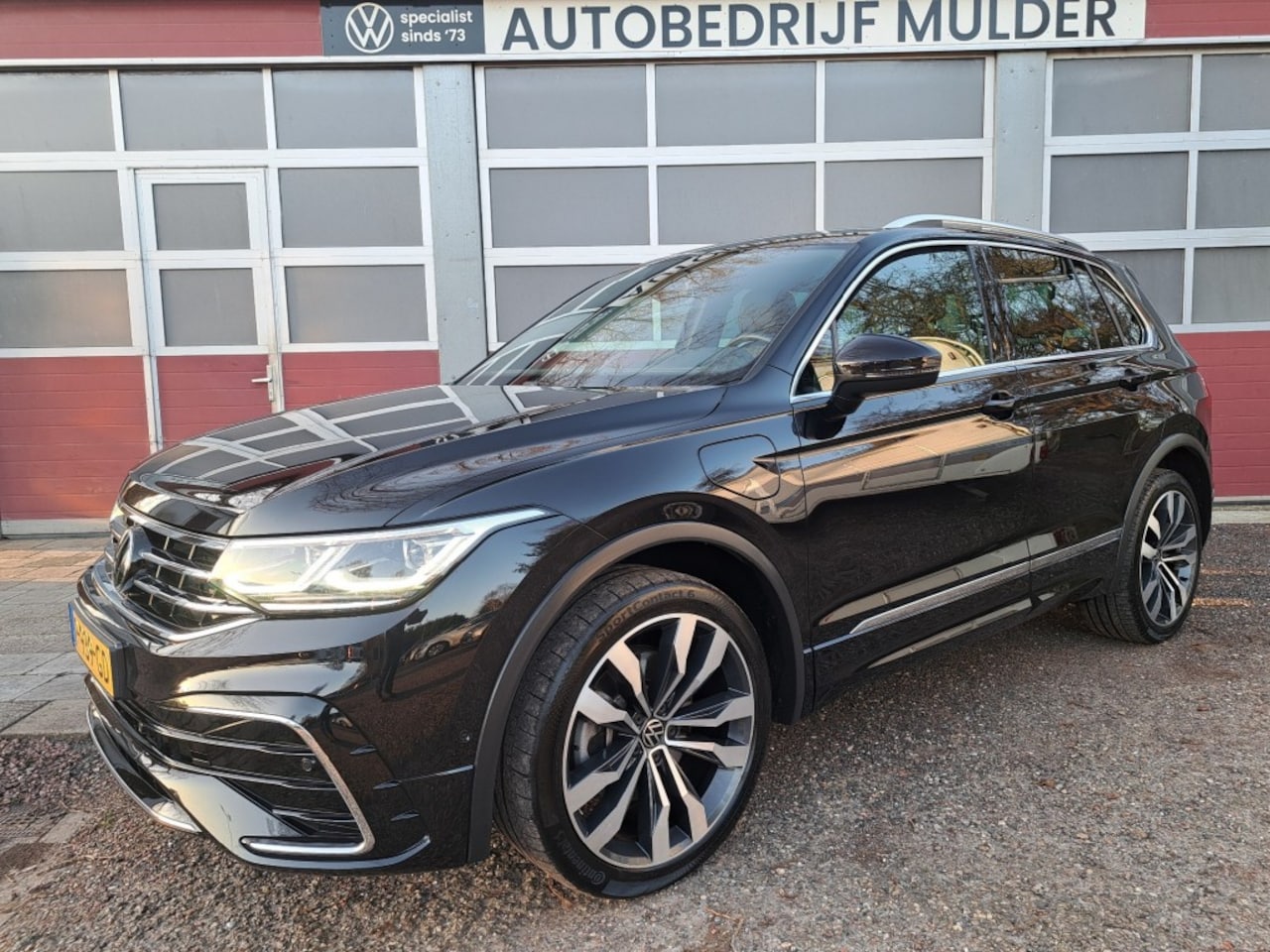 Volkswagen Tiguan - 1.4 TSI 245 Pk eHybrid R-Line Business+ Virtual Cockpit - AutoWereld.nl