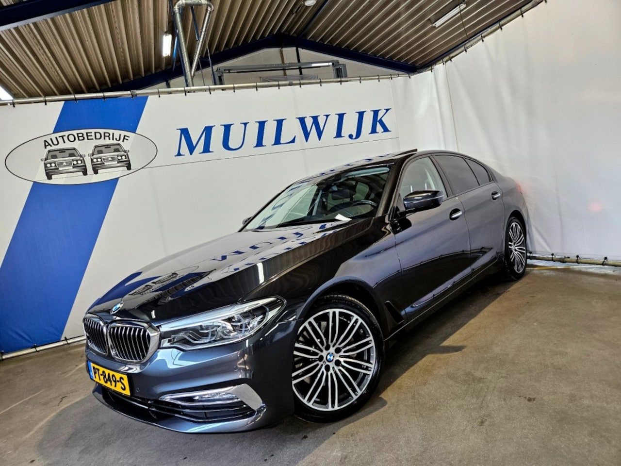BMW 5-serie - 530i High Executive / Luxury Line / Camera / NL Auto - AutoWereld.nl