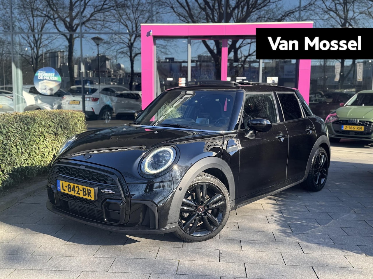 MINI John Cooper Works - Mini 1.5 Cooper | WORDT VERWACHT | PANORAMADAK | ACHTERUITRIJCAMERA | STOELVERWARMING | HE - AutoWereld.nl