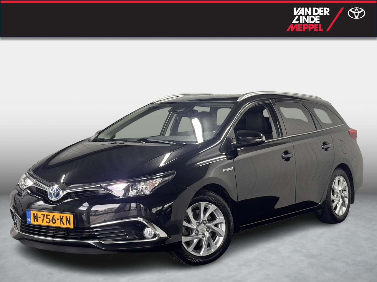 Toyota Auris Touring Sports - 1.8 Hybrid Dynamic Leer Navi Trekhaak - AutoWereld.nl